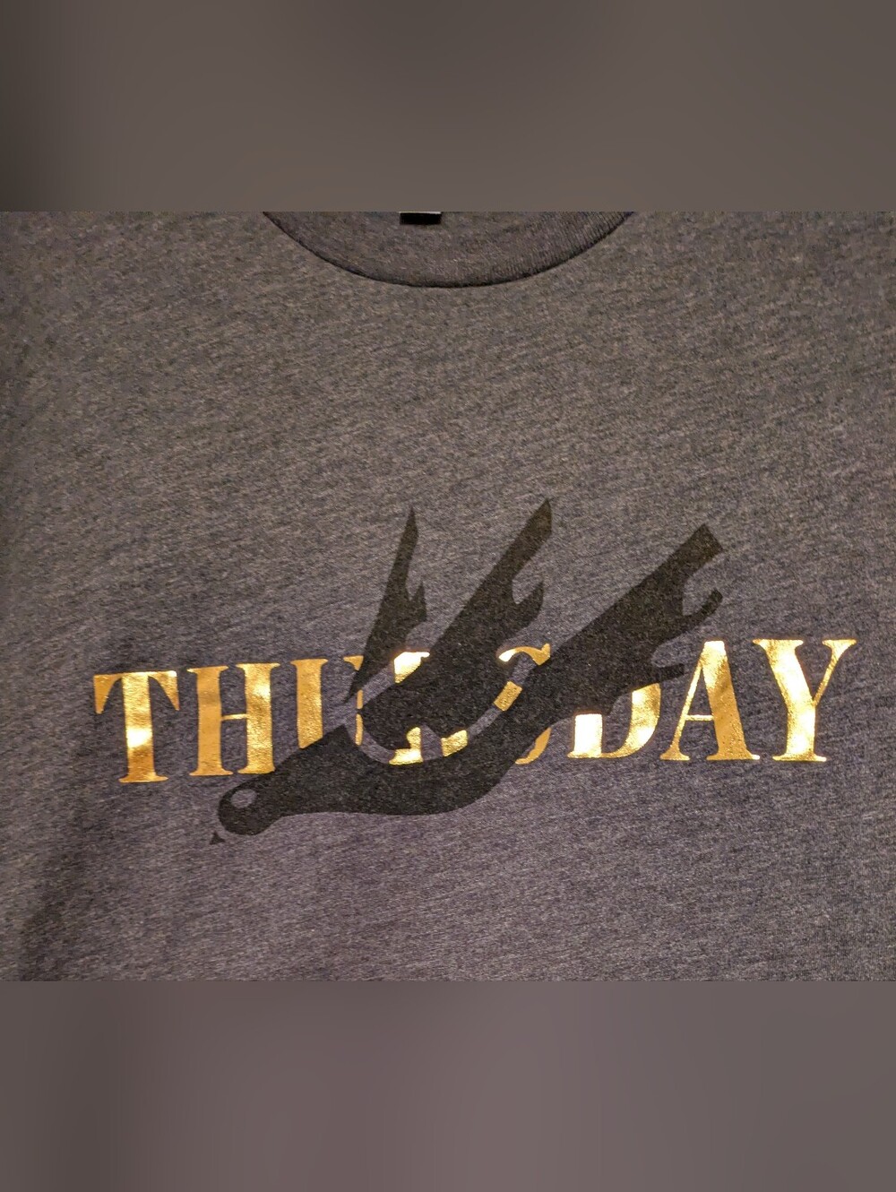 Thursday Gold Lettering Graphic Tee Shirt Gray Size Large